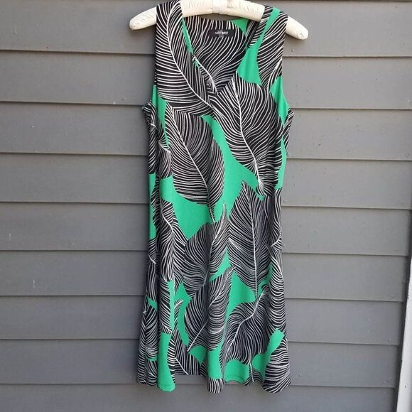 9 West Tropical Black/Green leaf V Neck Pop Over Dress Size 10 - Picture 1 of 8